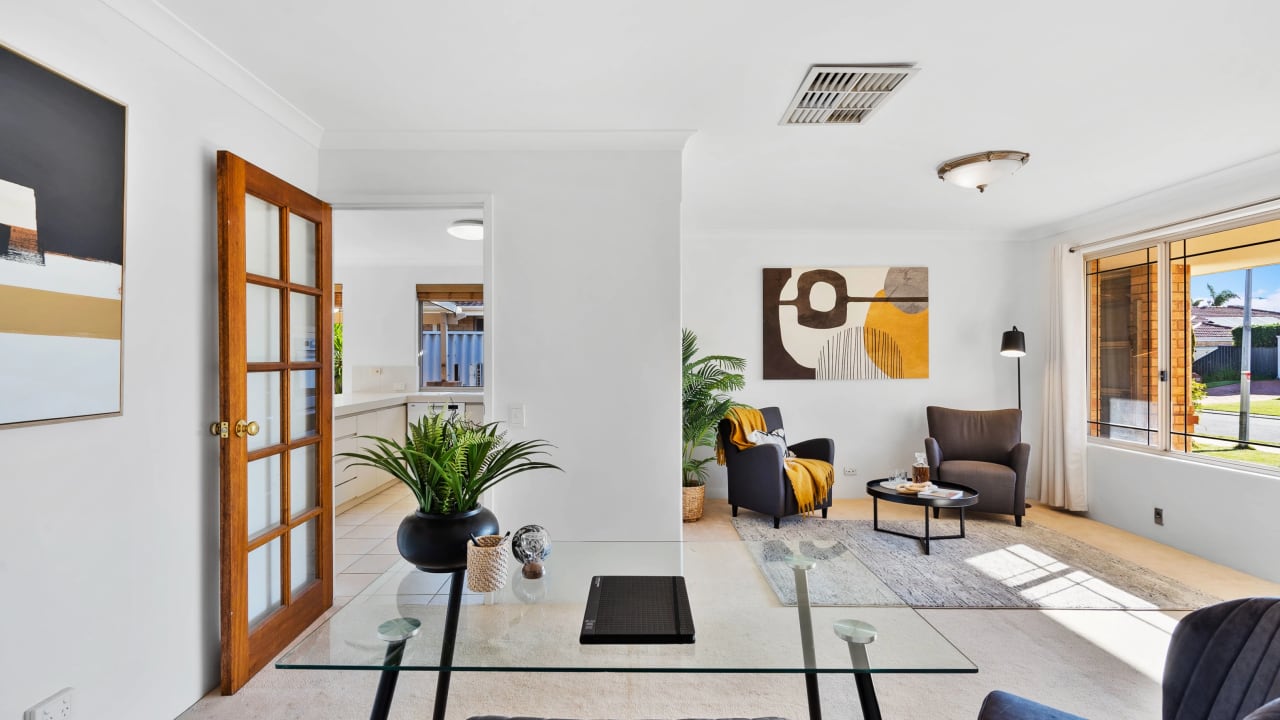 Furnished room in a share house