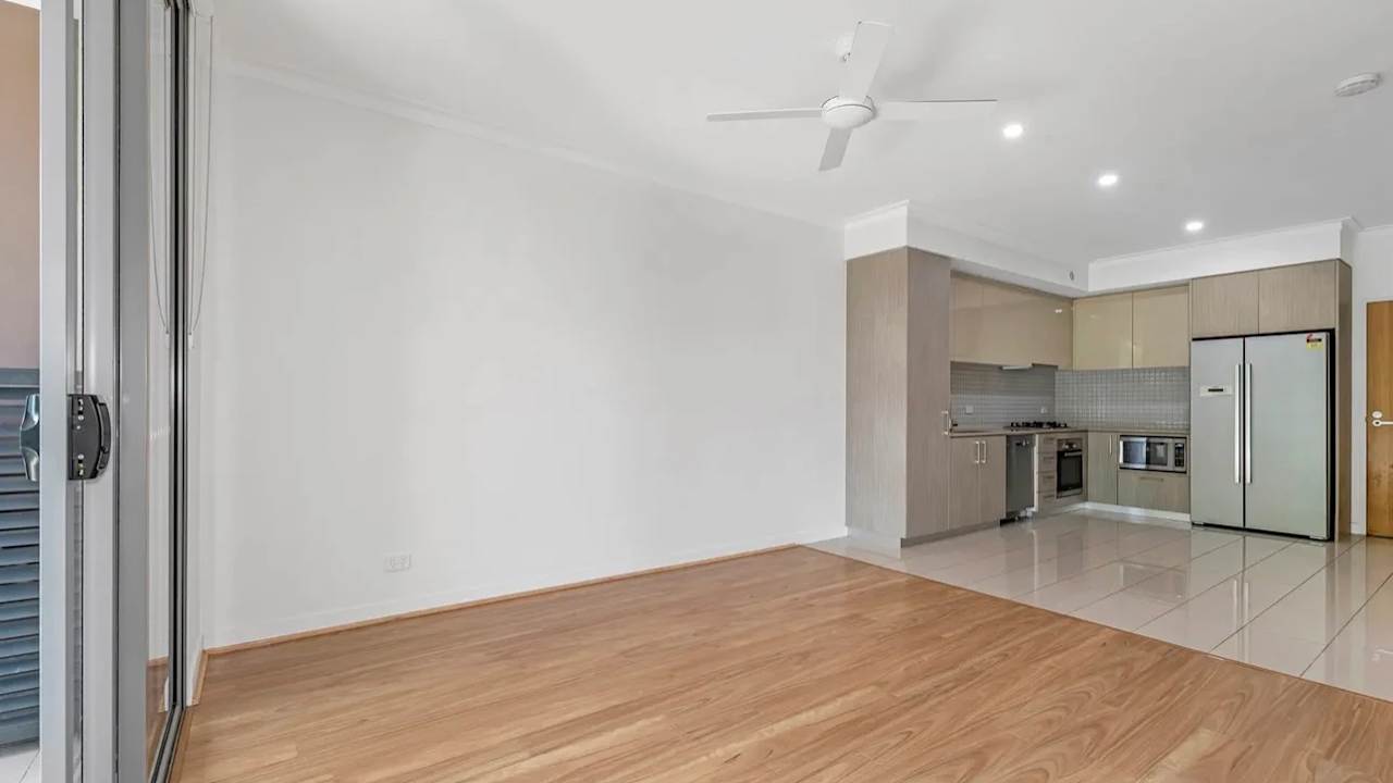 Unfurnished room with own bathroom