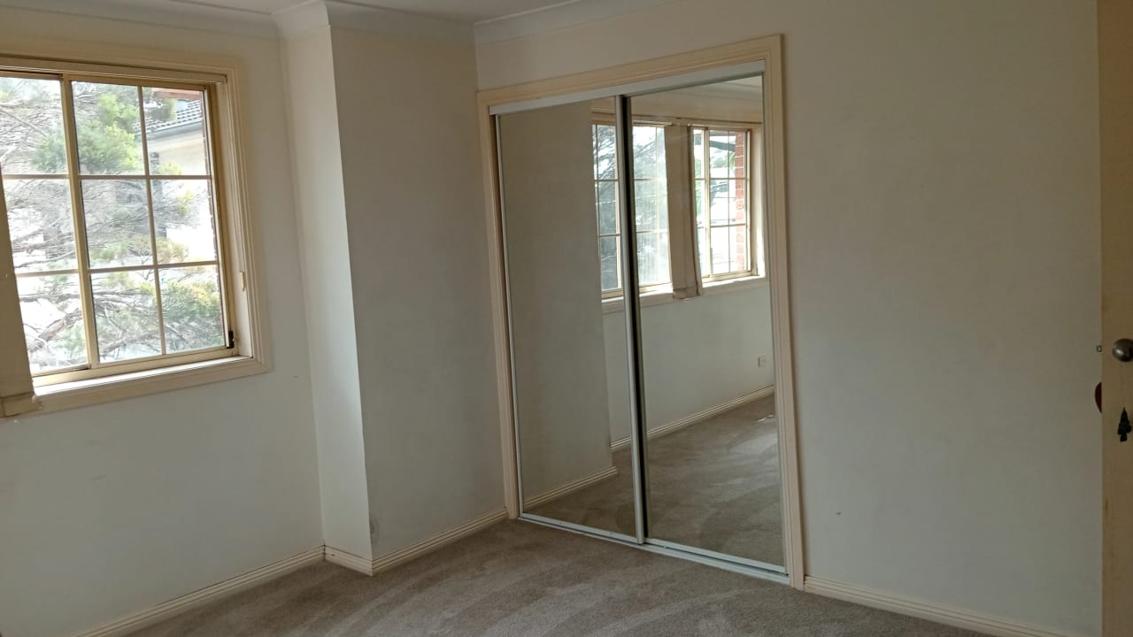 Unfurnished room in a flatshare