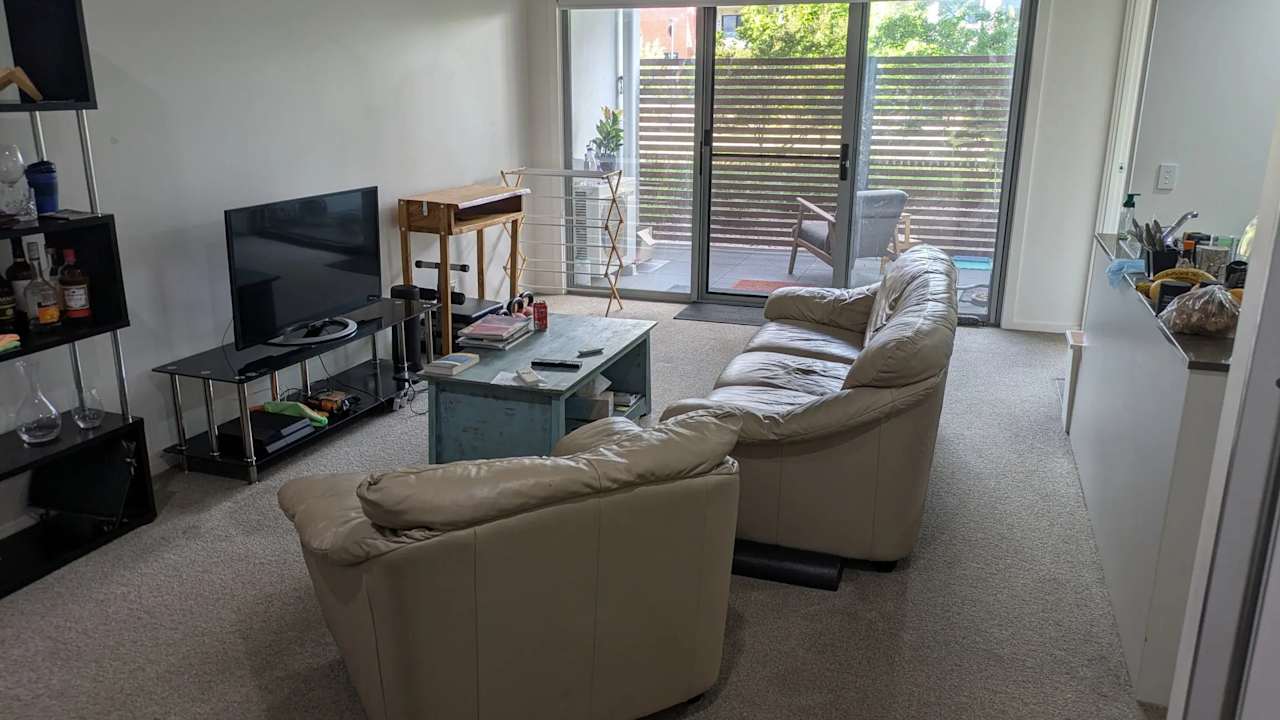 Unfurnished room with own bathroom