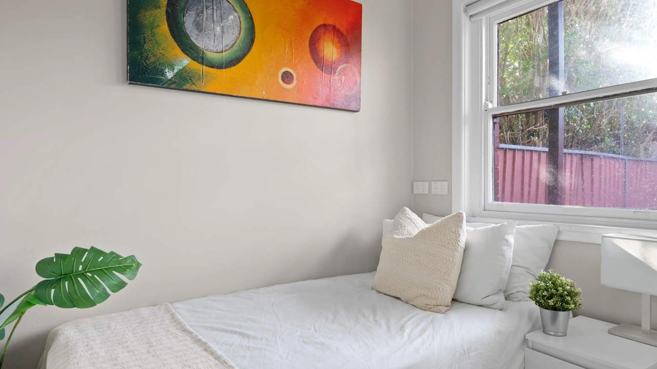 Furnished room in a share house