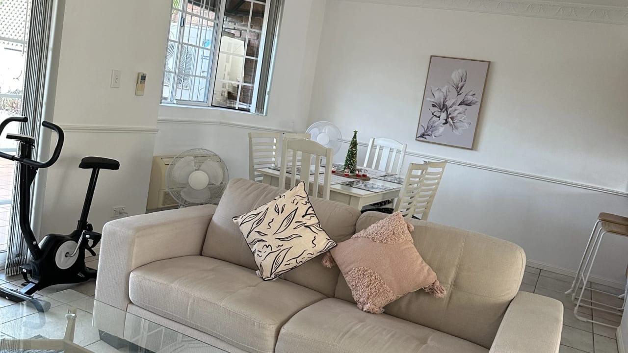 Furnished room in a share house