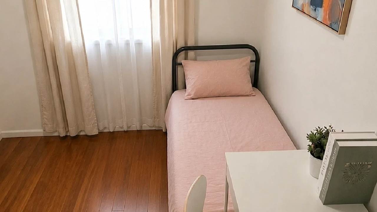 Room in a share house