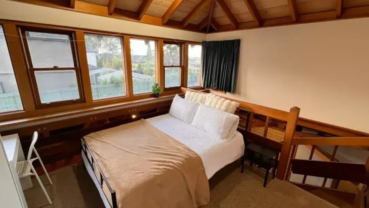 Furnished room in a flatshare