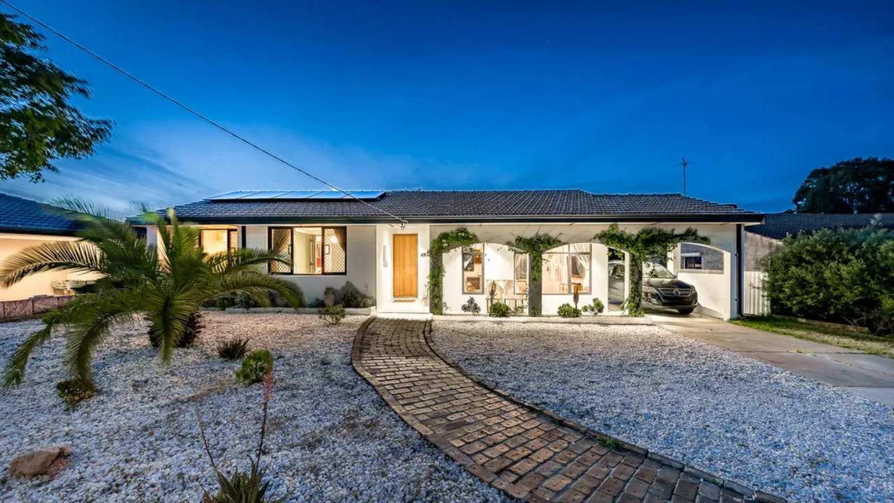 Whole property with 3 rooms for rent