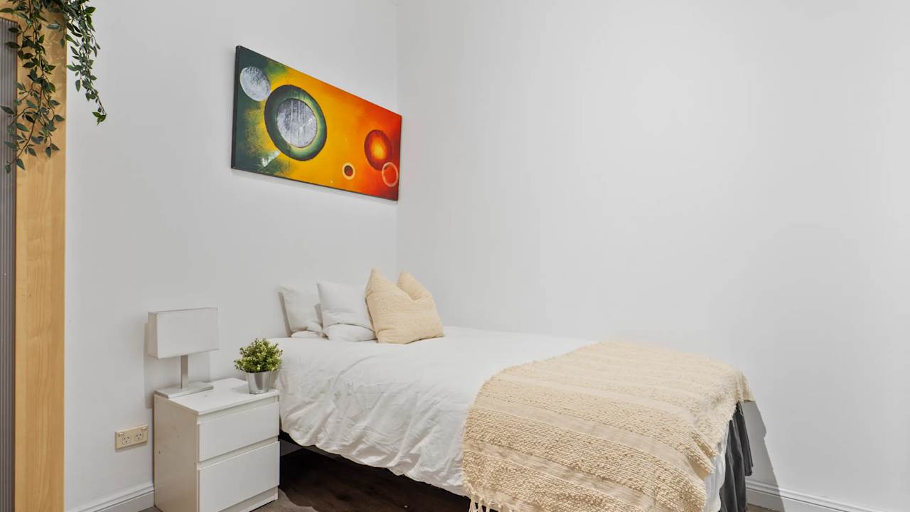 Furnished room in a share house