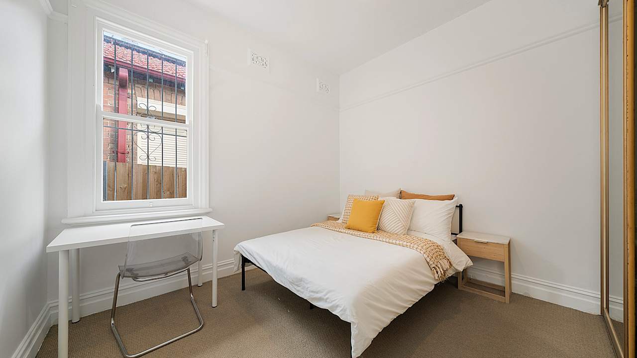 Room in a share house
