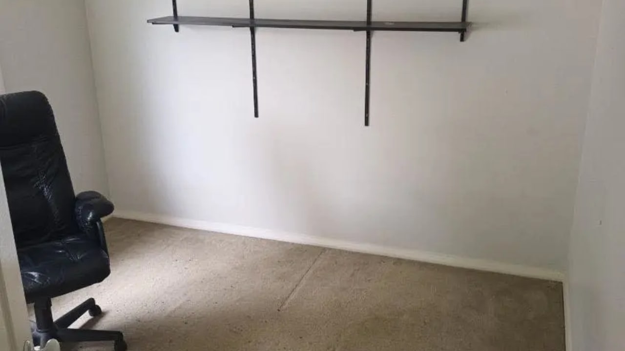 Unfurnished room in a share house