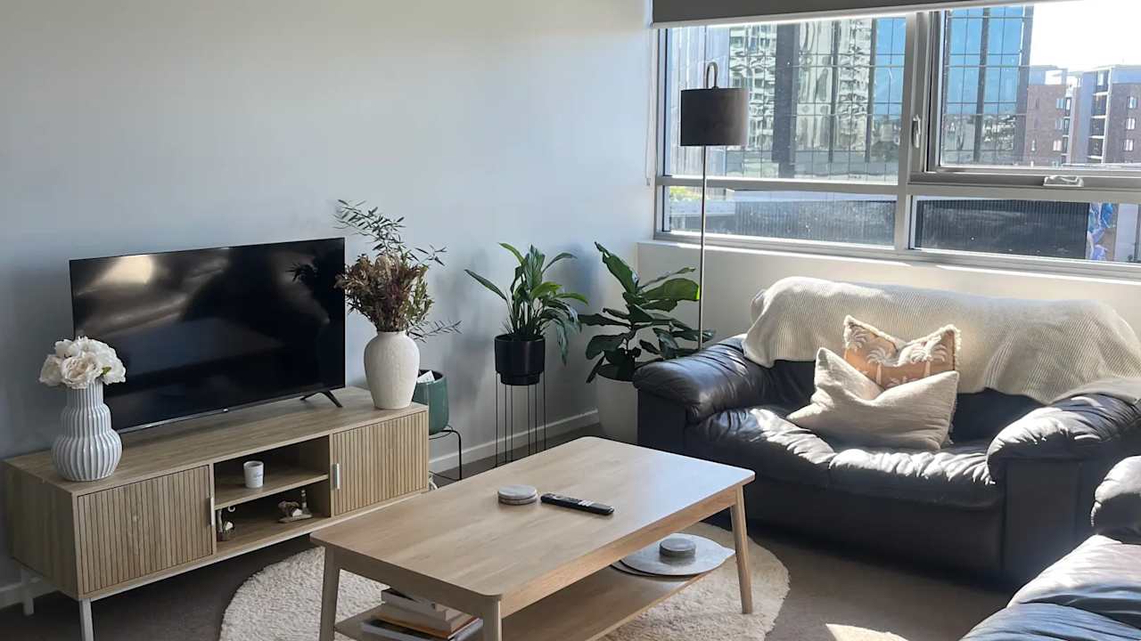 Unfurnished room in a flatshare