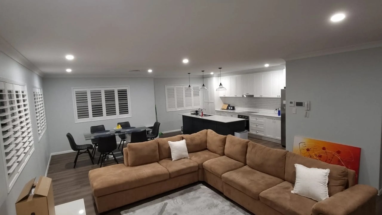 Furnished room in a flatshare