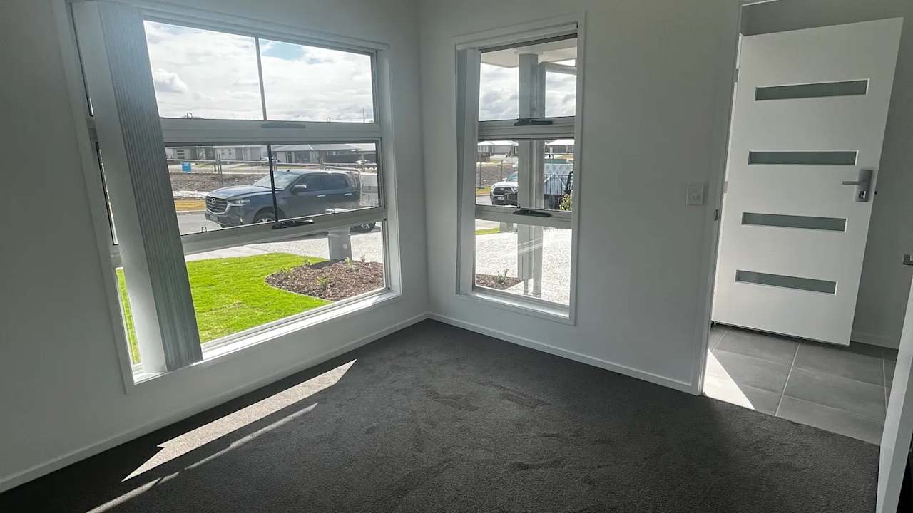 Unfurnished room in a share house
