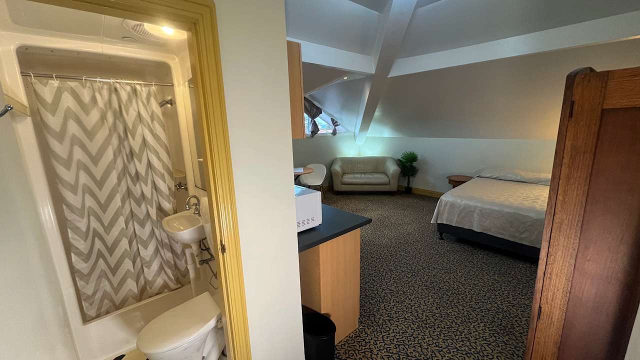 Furnished room studio flat for rent