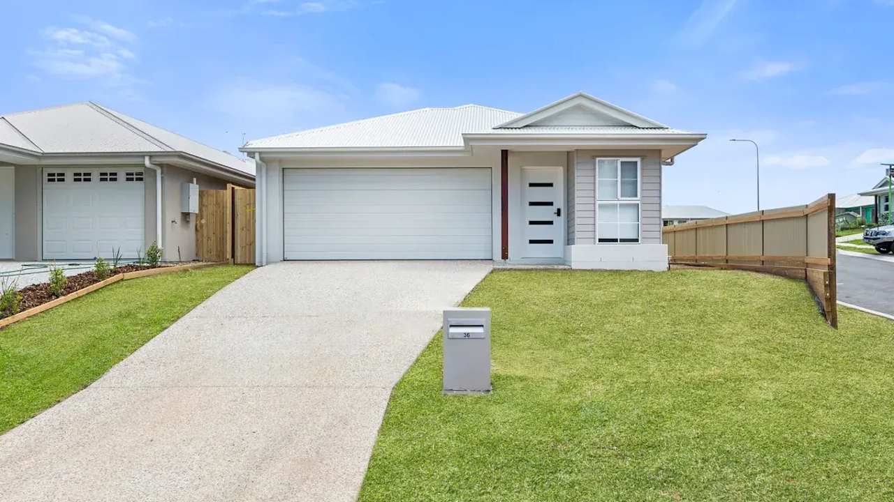 Furnished room with ensuite in a share house