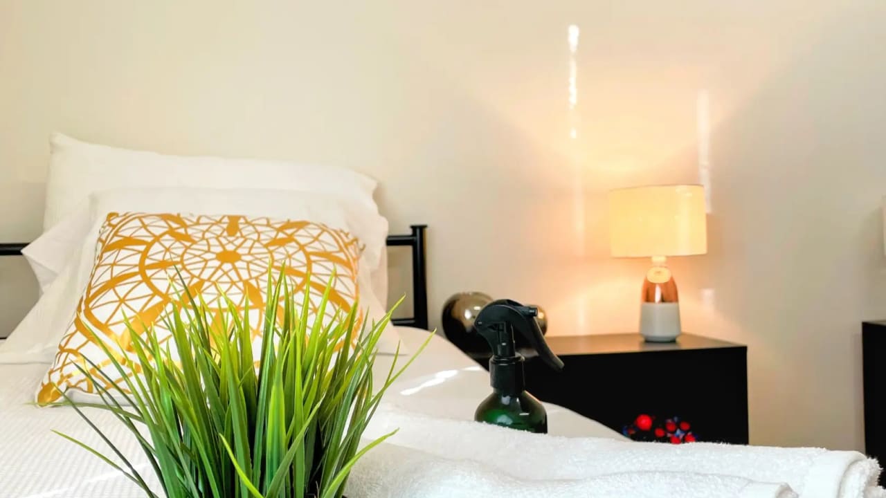 Furnished room in a share house