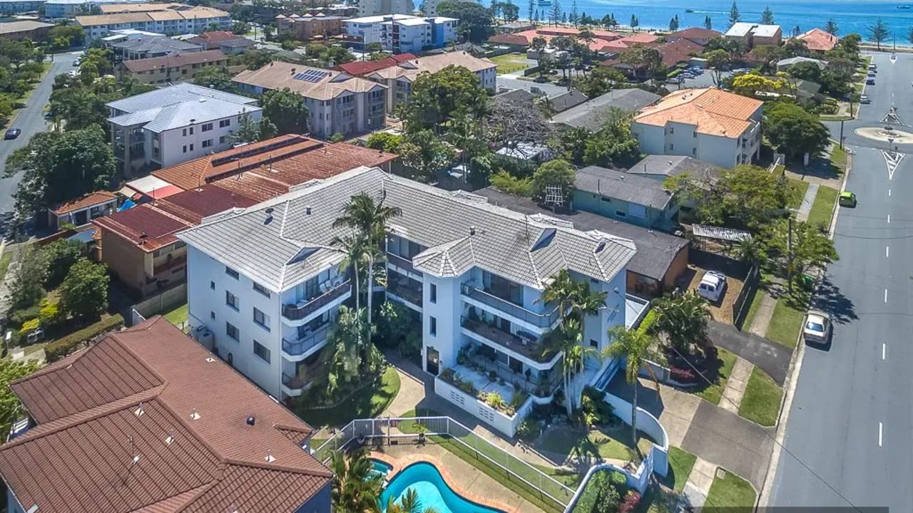 Whole property with 2 rooms for rent