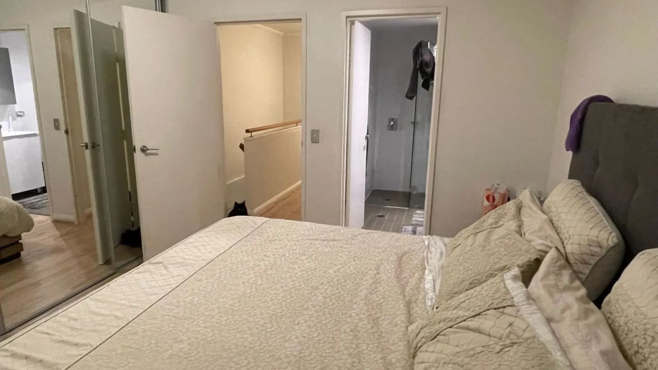 Furnished room with ensuite in a flatshare