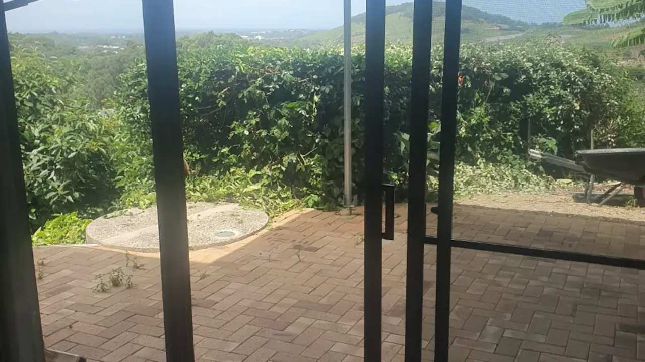 Whole property with 2 rooms for rent
