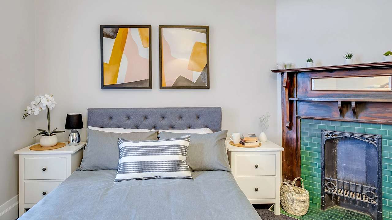 Furnished room in a share house