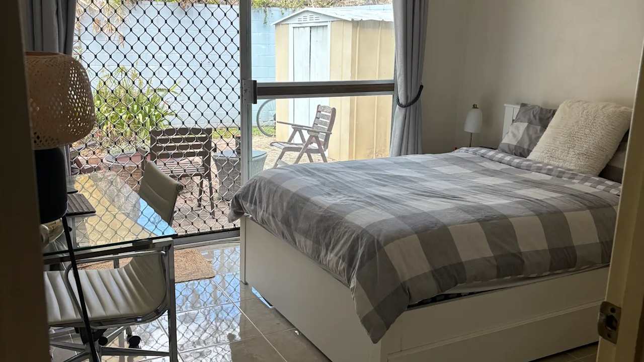 Furnished room in a share house