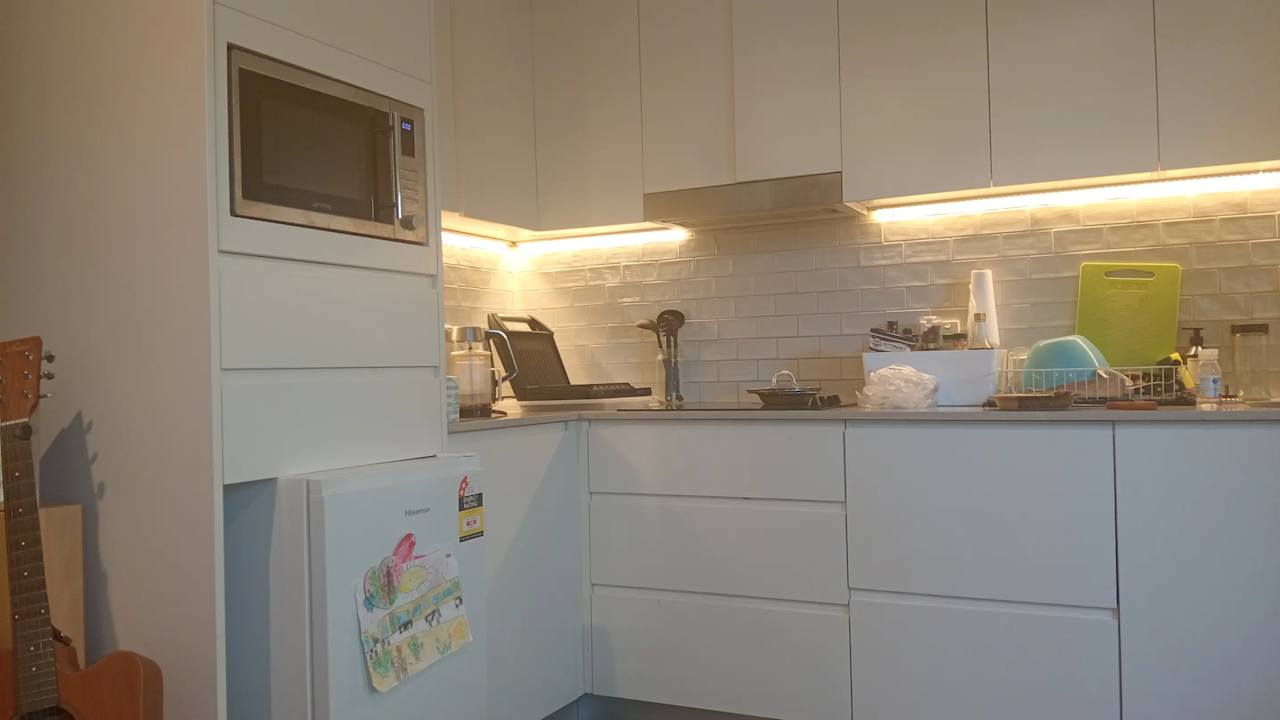 Furnished room in a flatshare