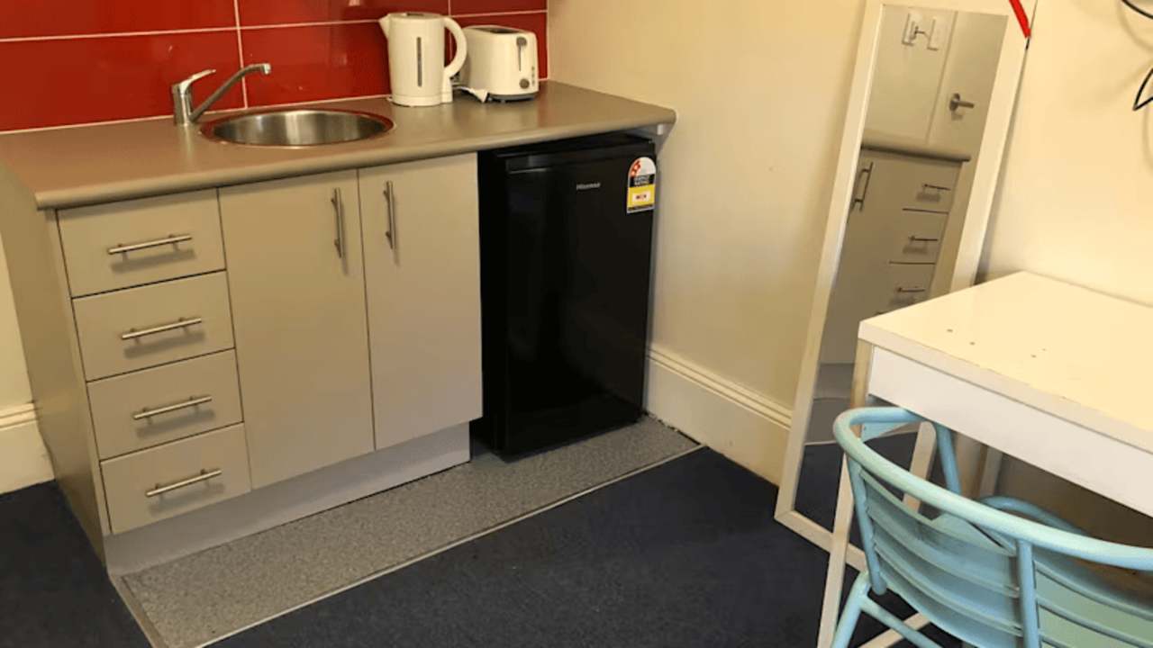 Furnished room in a share house