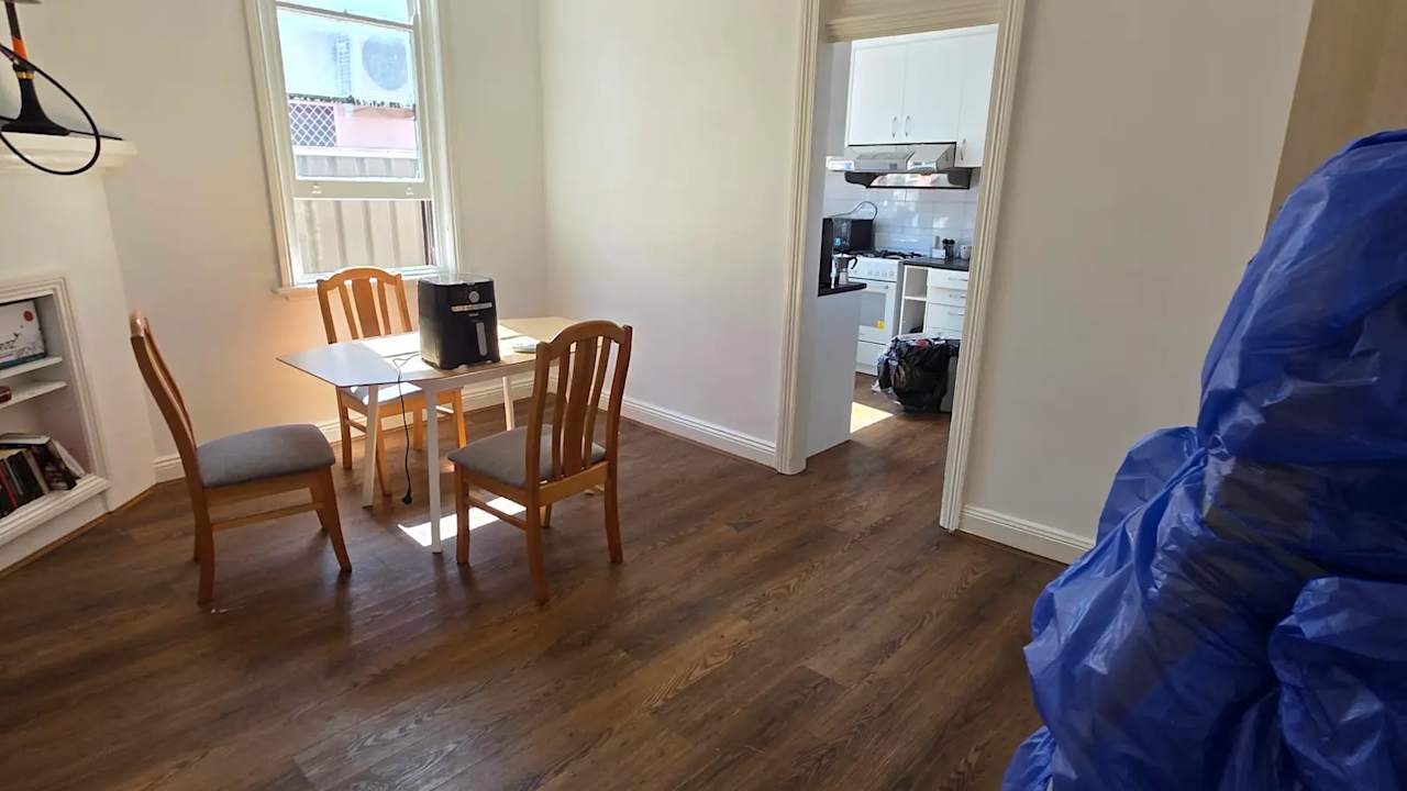 Room in a share house