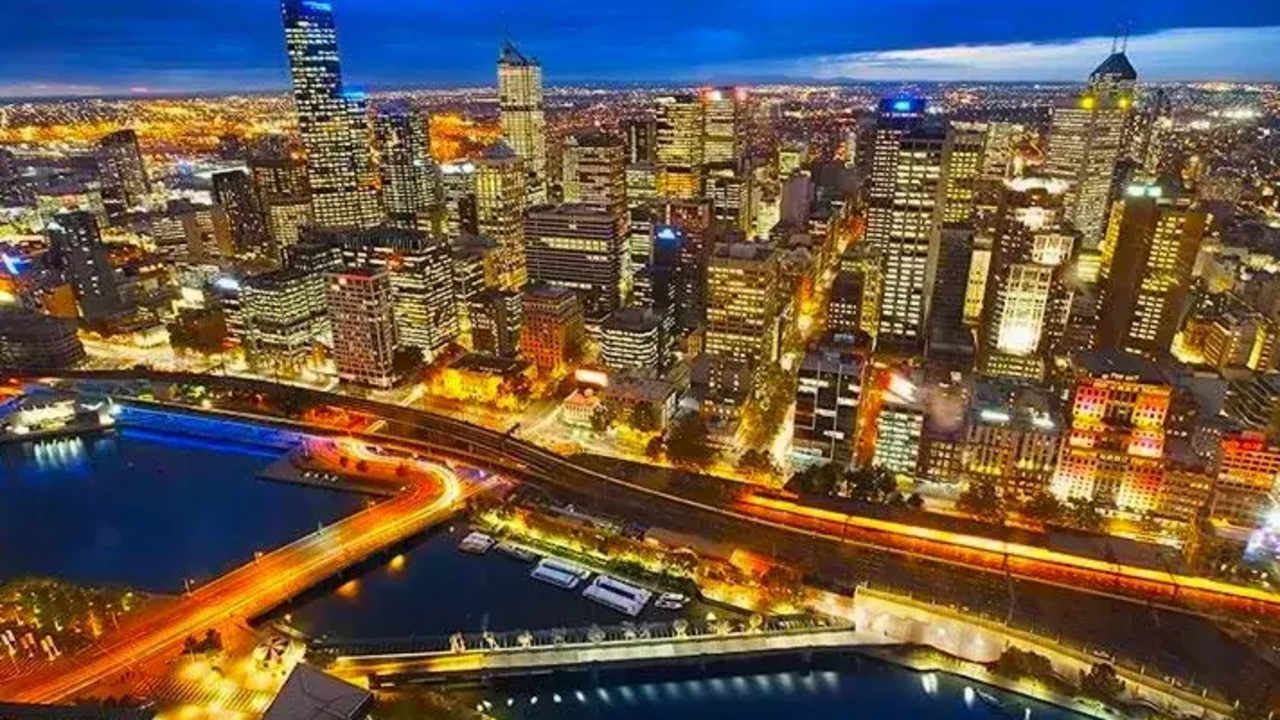 Unfurnished room with own bathroom