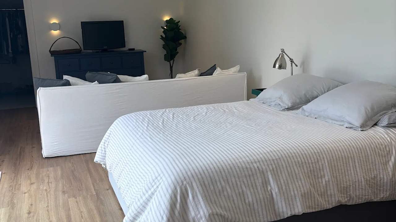 Furnished room granny flat for rent