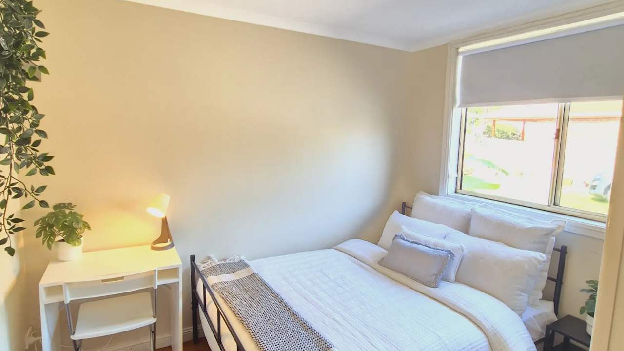 Furnished room in a flatshare