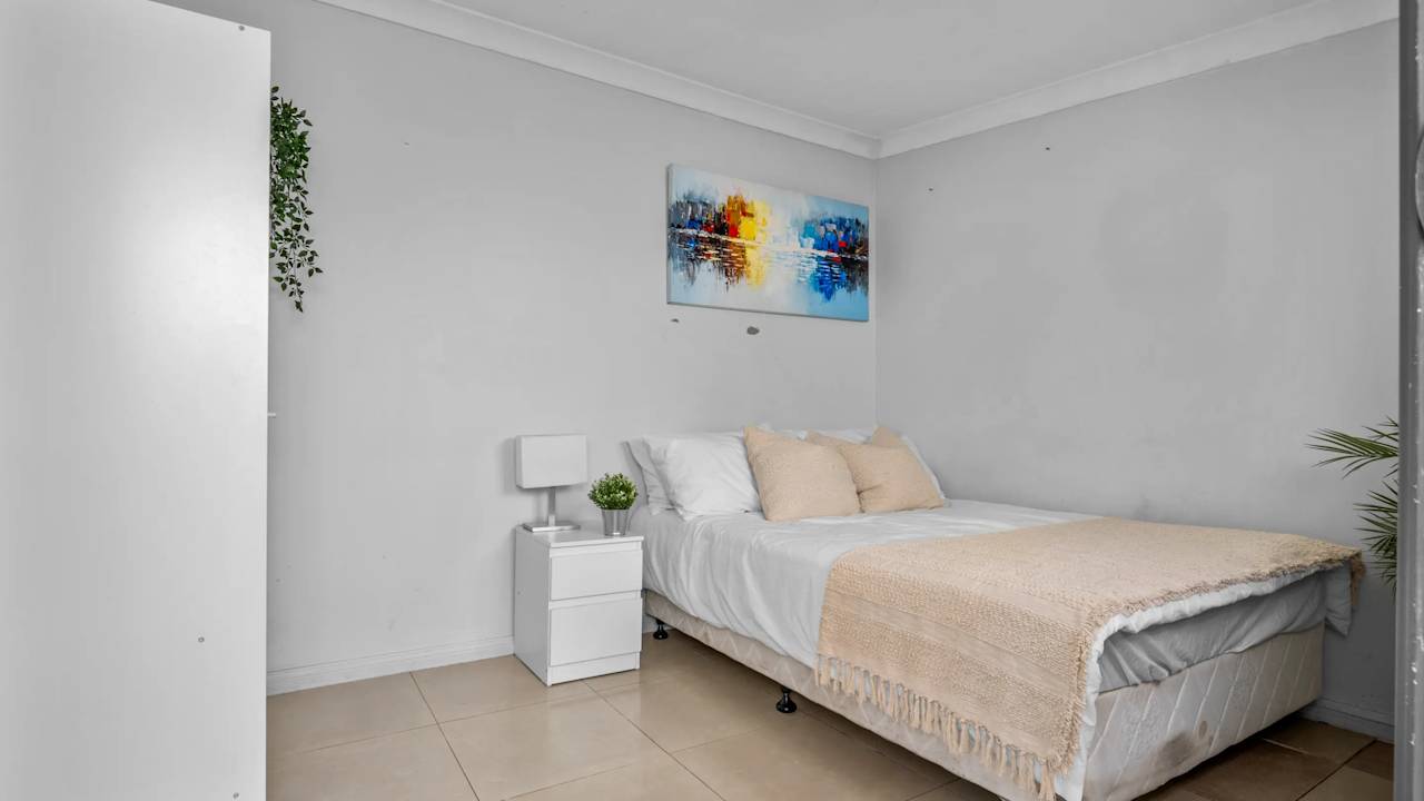 Furnished room in a share house