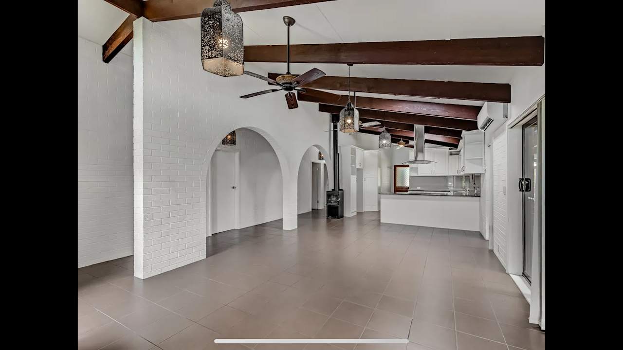 Room in a share house