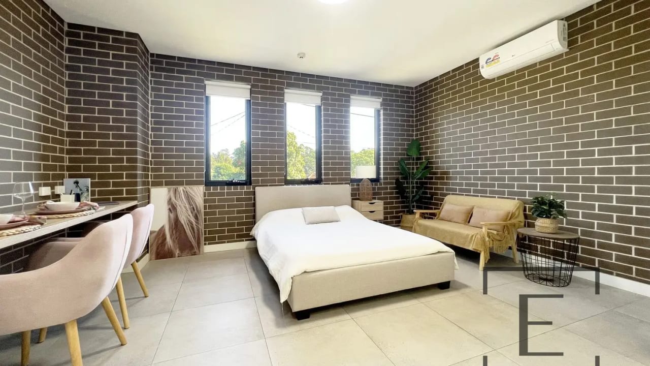Room studio flat for rent