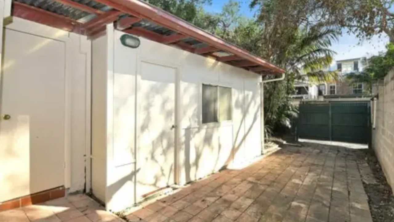 Room in a share house
