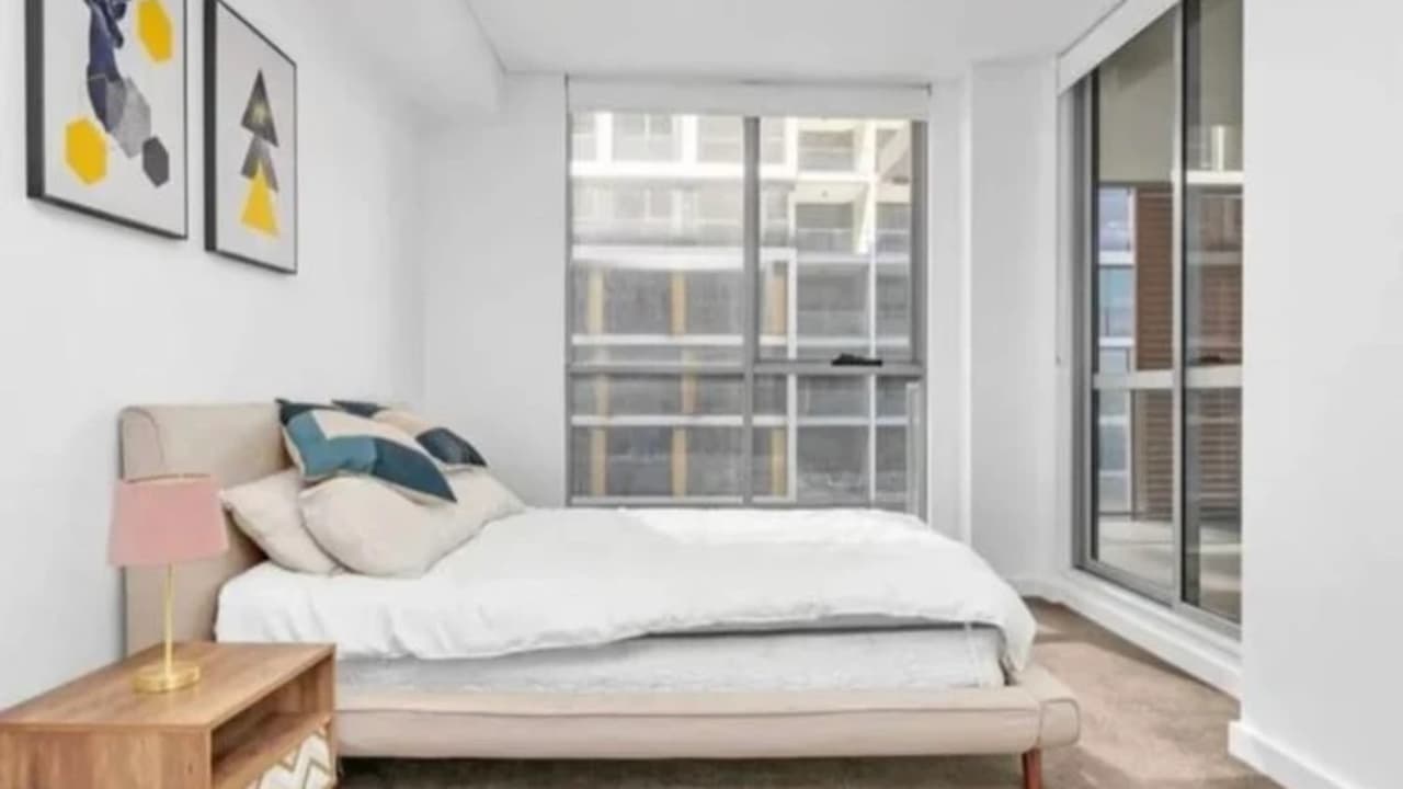Furnished room with ensuite in a flatshare