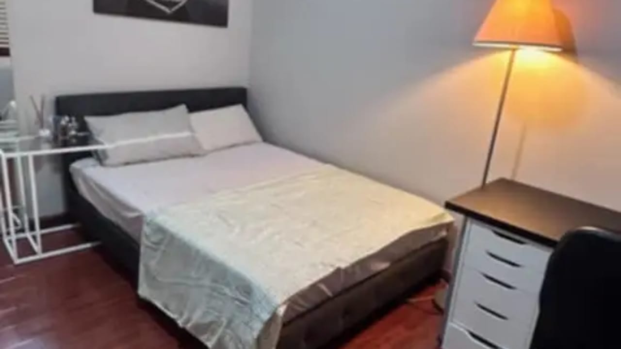 Furnished room in a share house