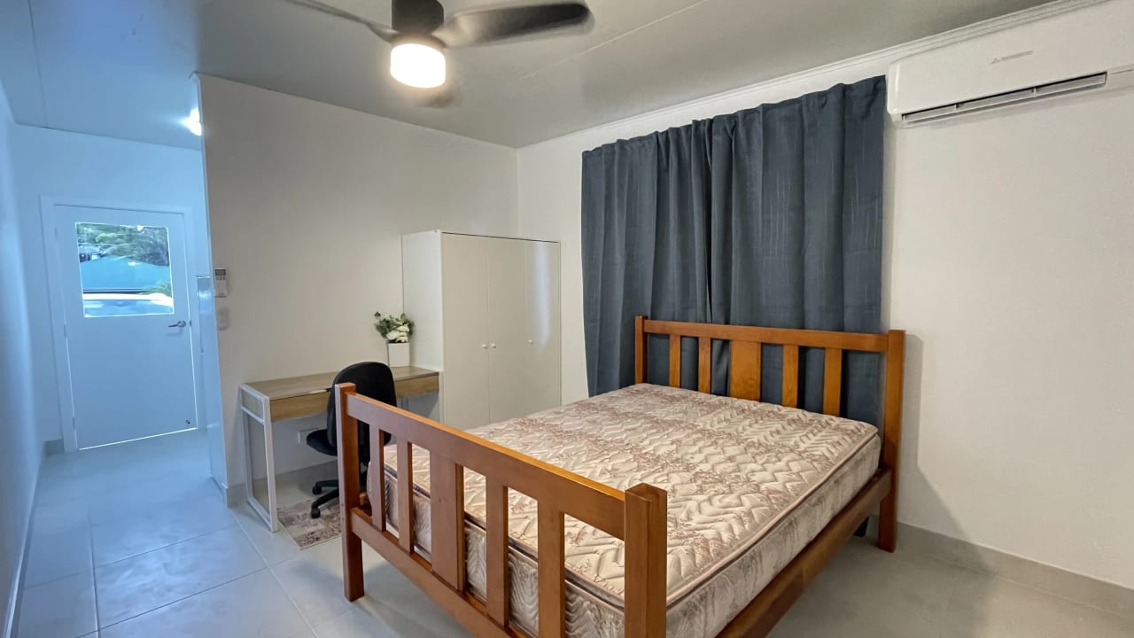 Furnished room with ensuite in a flatshare