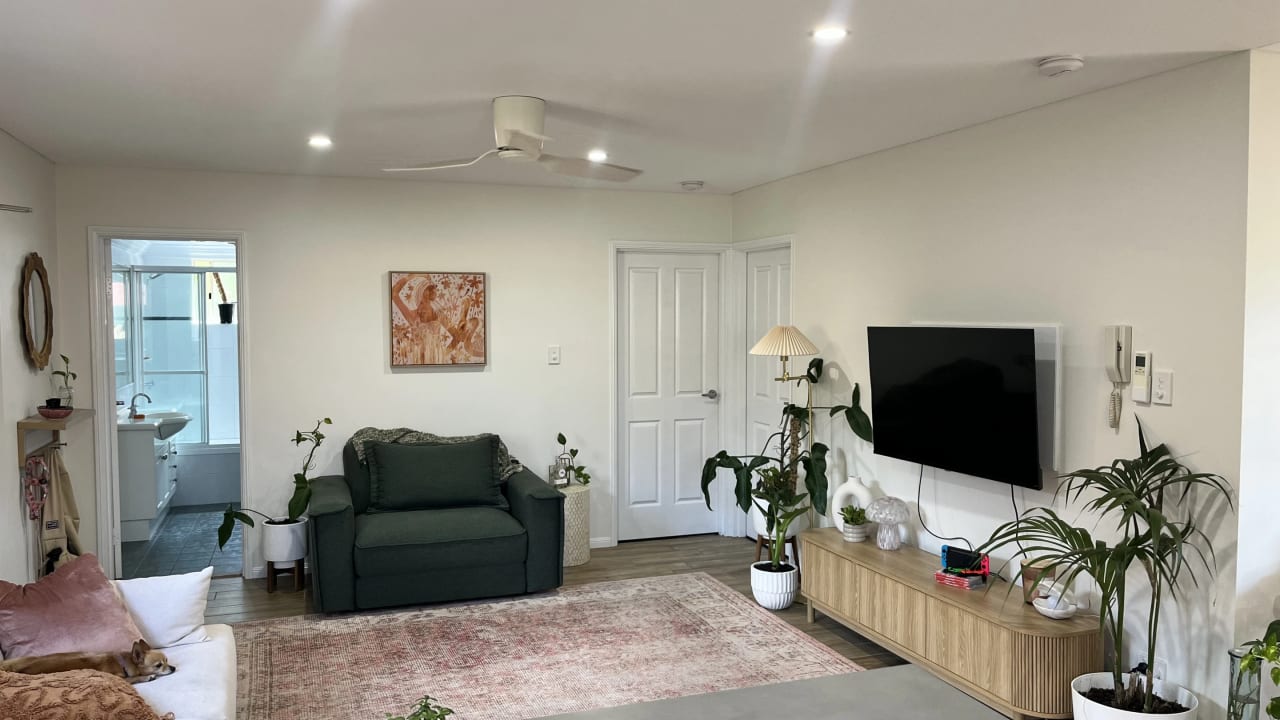 Unfurnished room with own bathroom