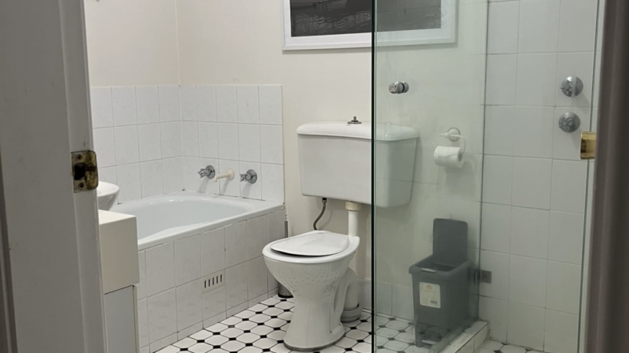 Furnished room with own bathroom