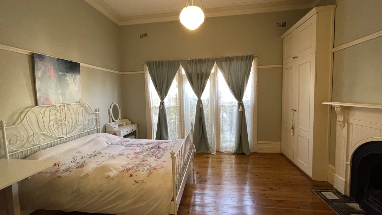 Furnished room in a share house