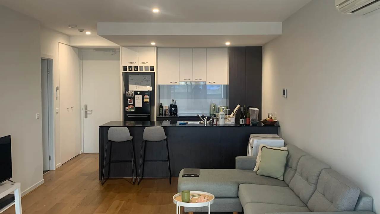 Unfurnished room with ensuite in a flatshare