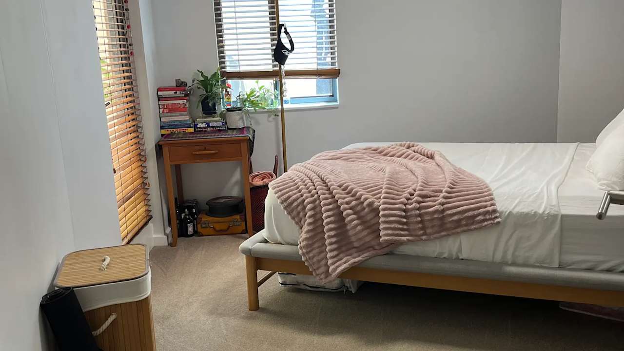 Unfurnished room with own bathroom