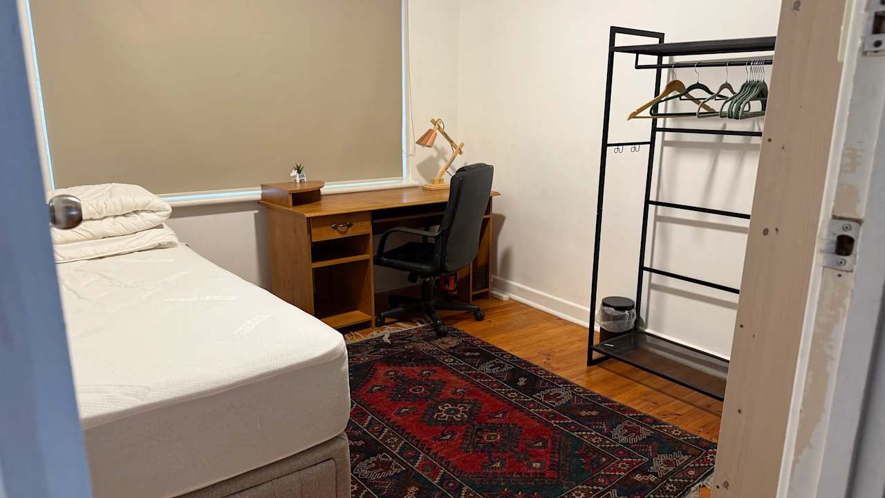 Room in a share house