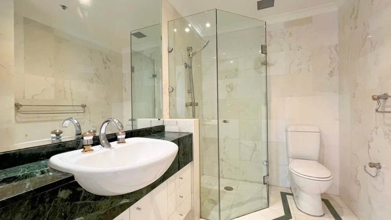 Furnished room with own bathroom