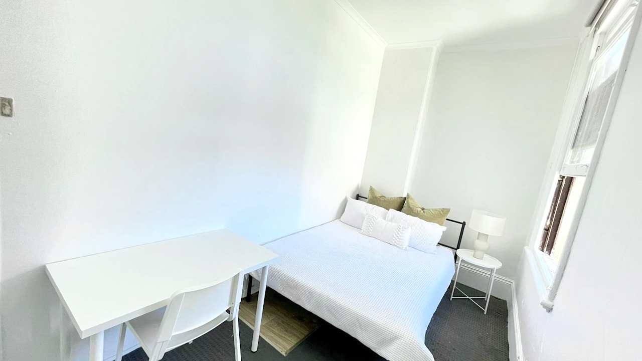 Room in a share house