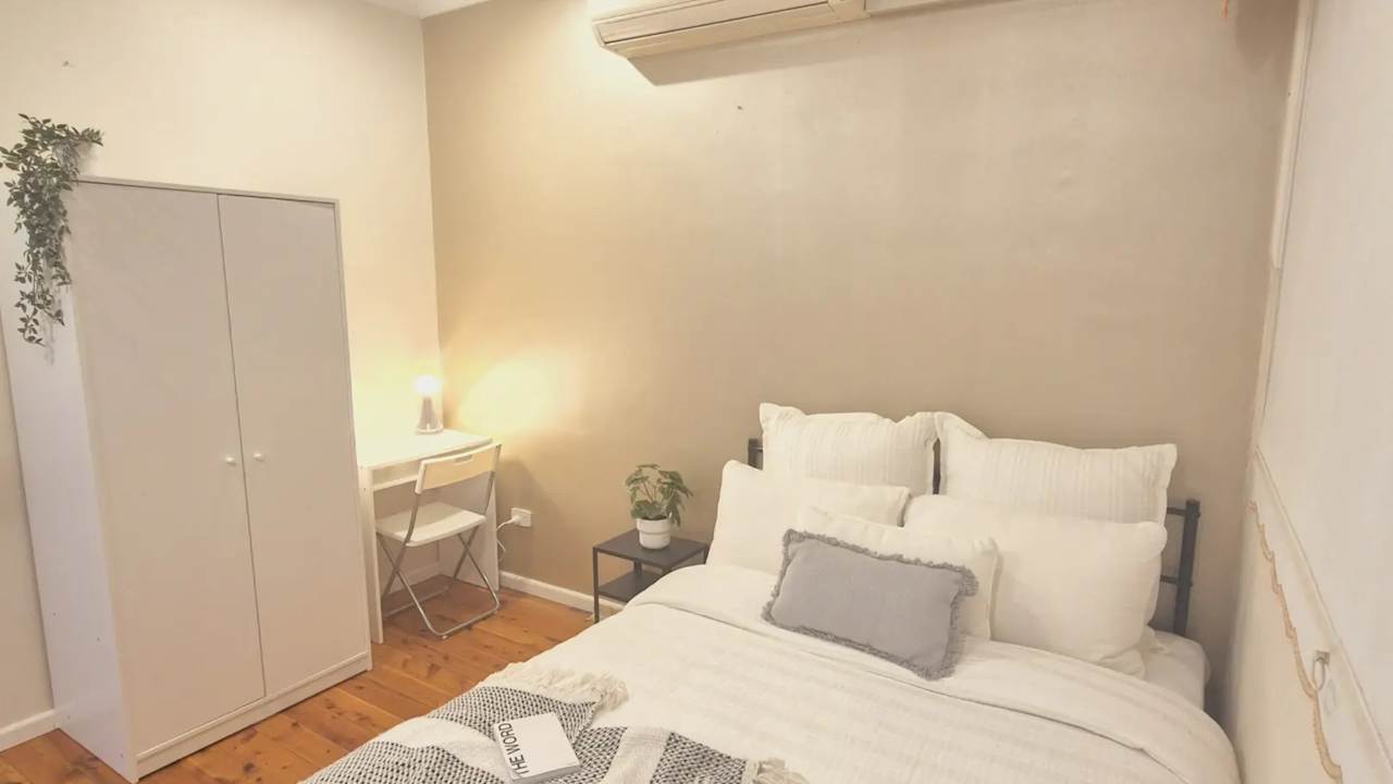 Furnished room in a share house