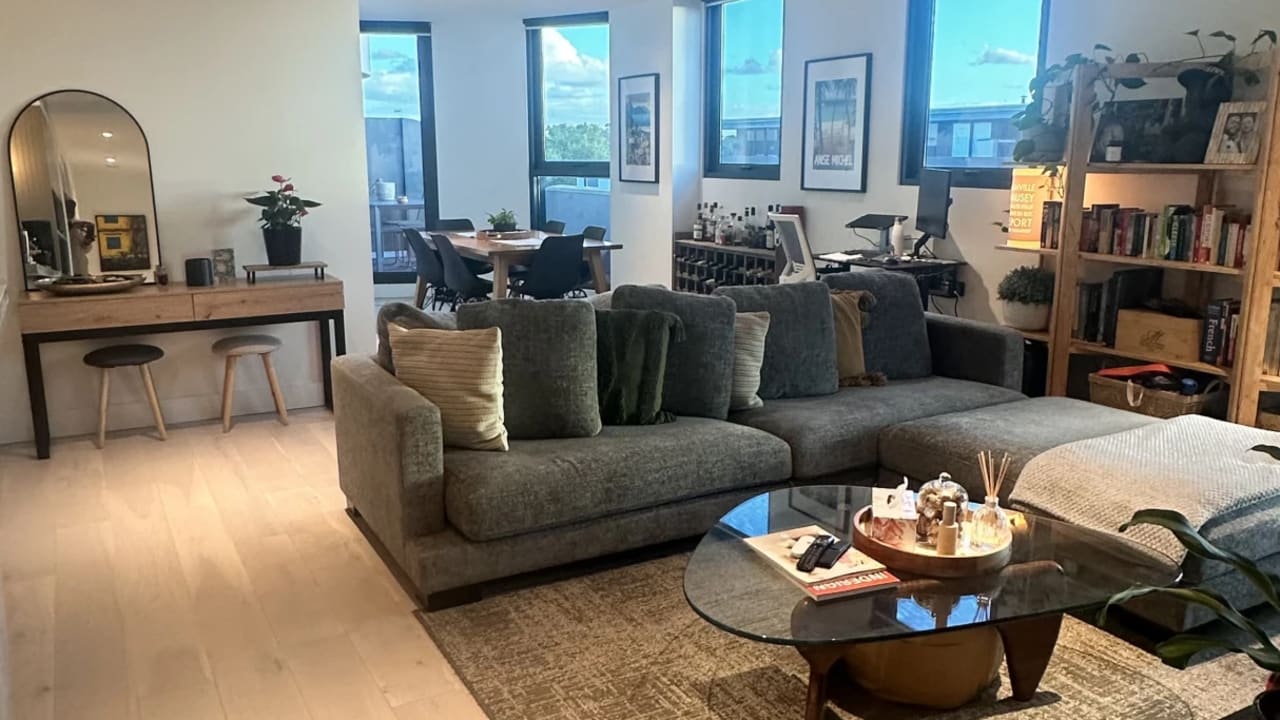 Furnished room in a flatshare