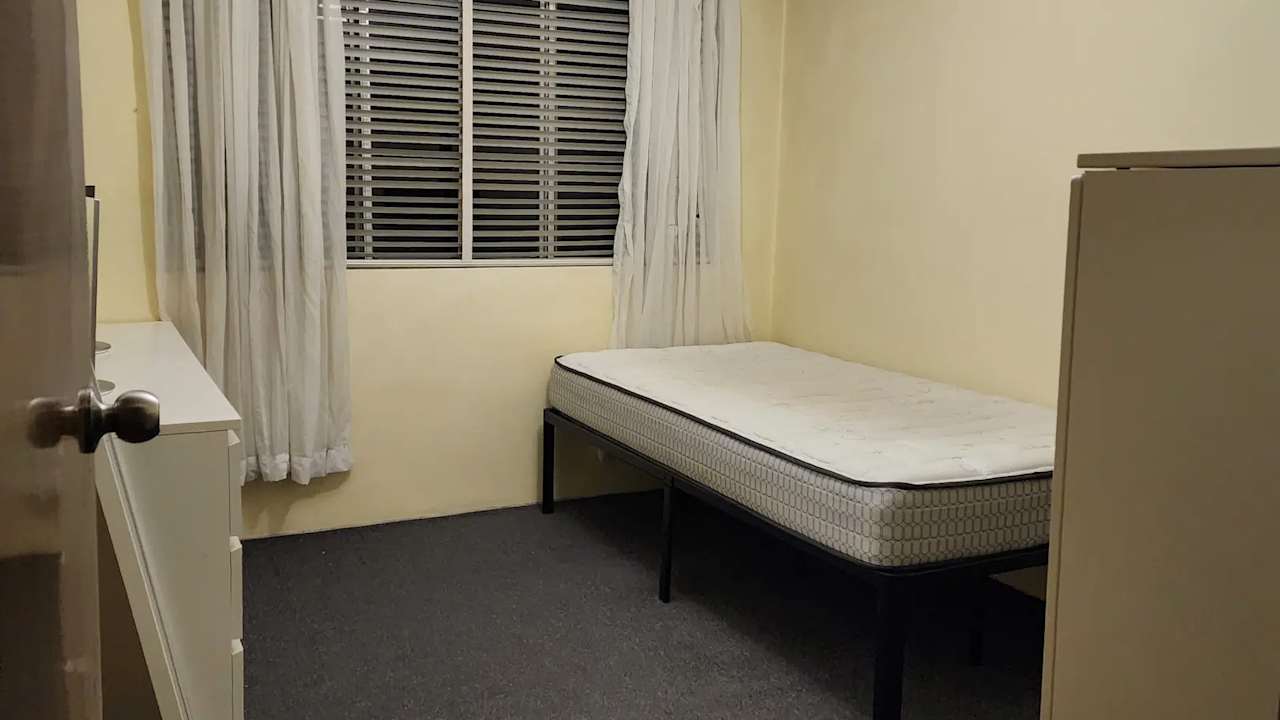 Furnished room in a flatshare