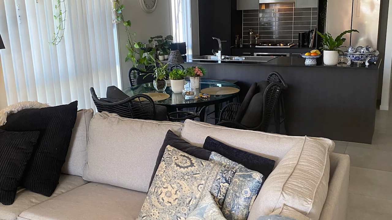 Furnished room in a share house