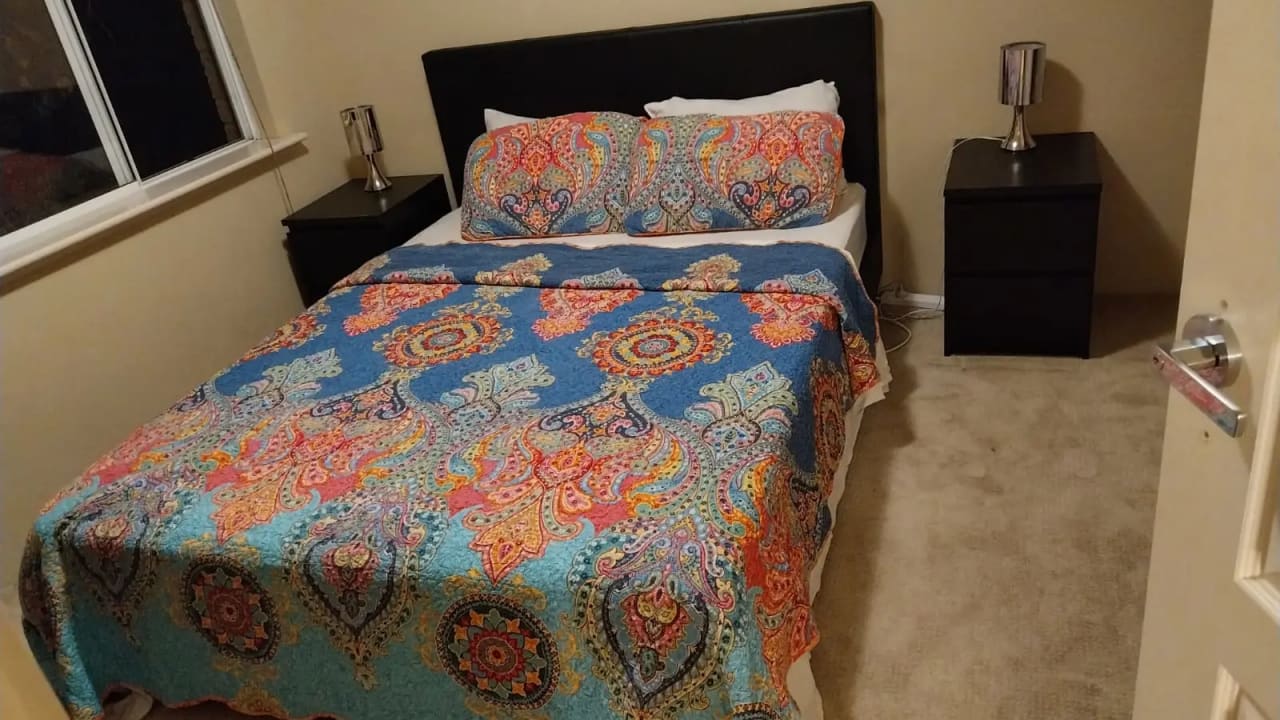 Furnished room in a share house