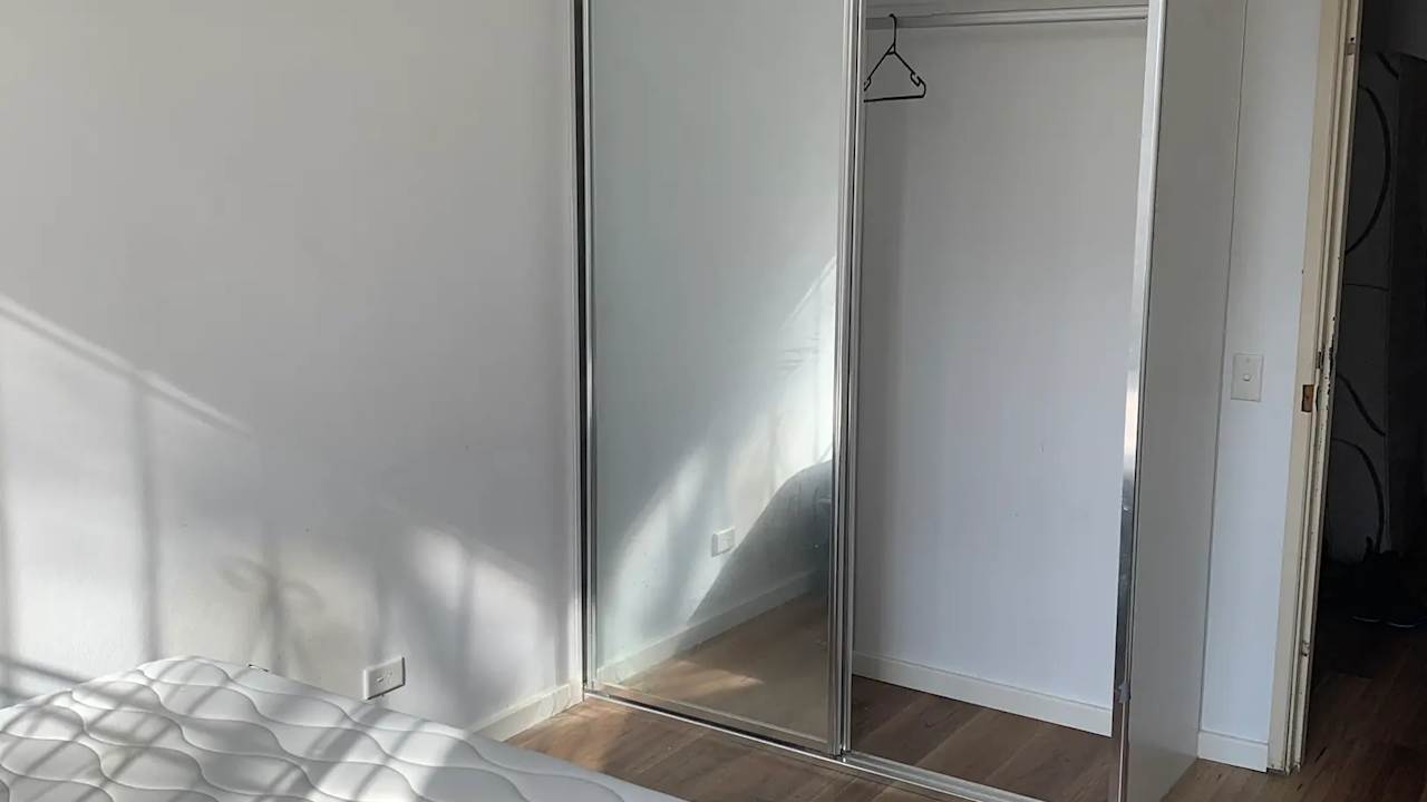 Unfurnished room in a flatshare